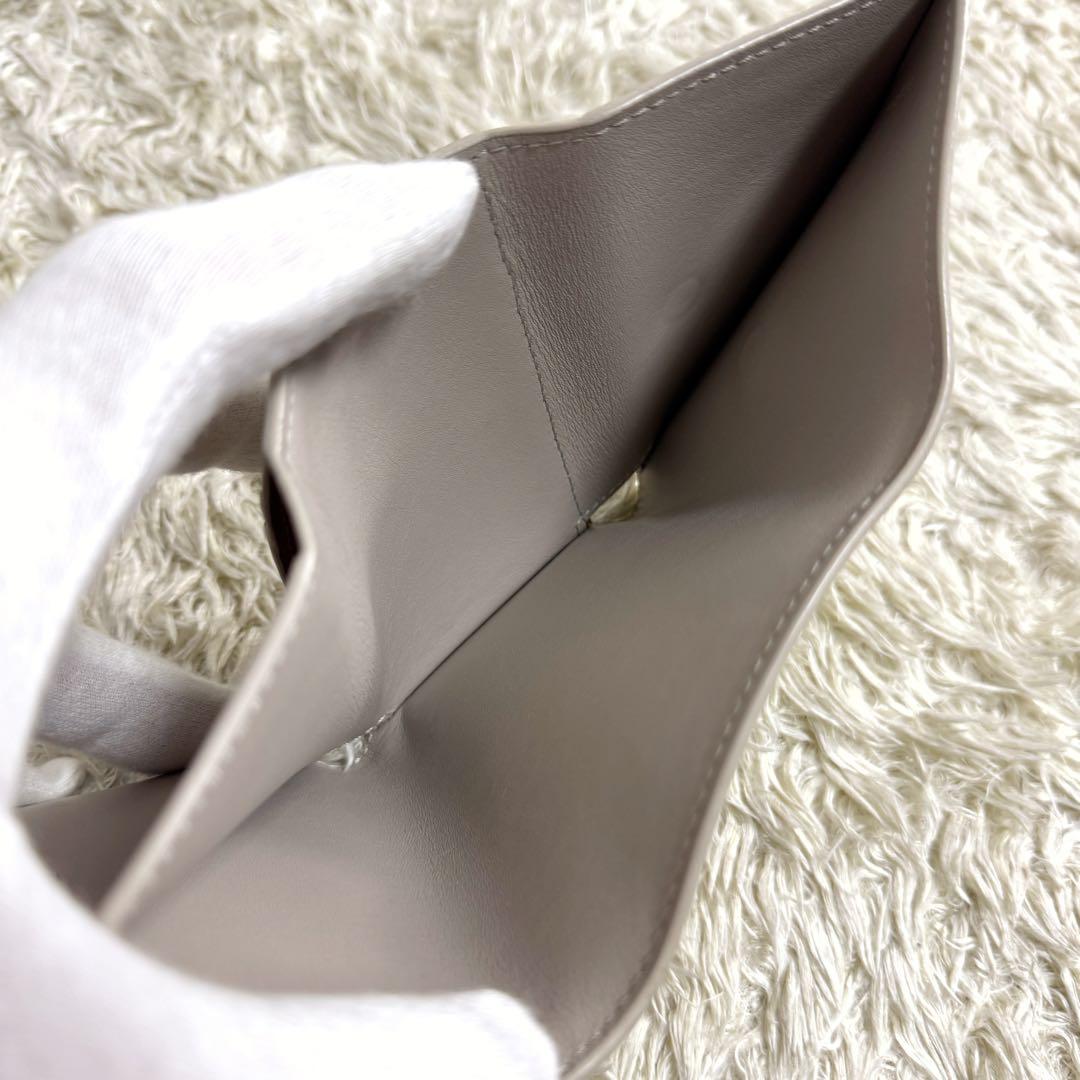 美品　現行　ロエベ　アナグラム金具　トライフォールド　三つ折り財布　ベージュ