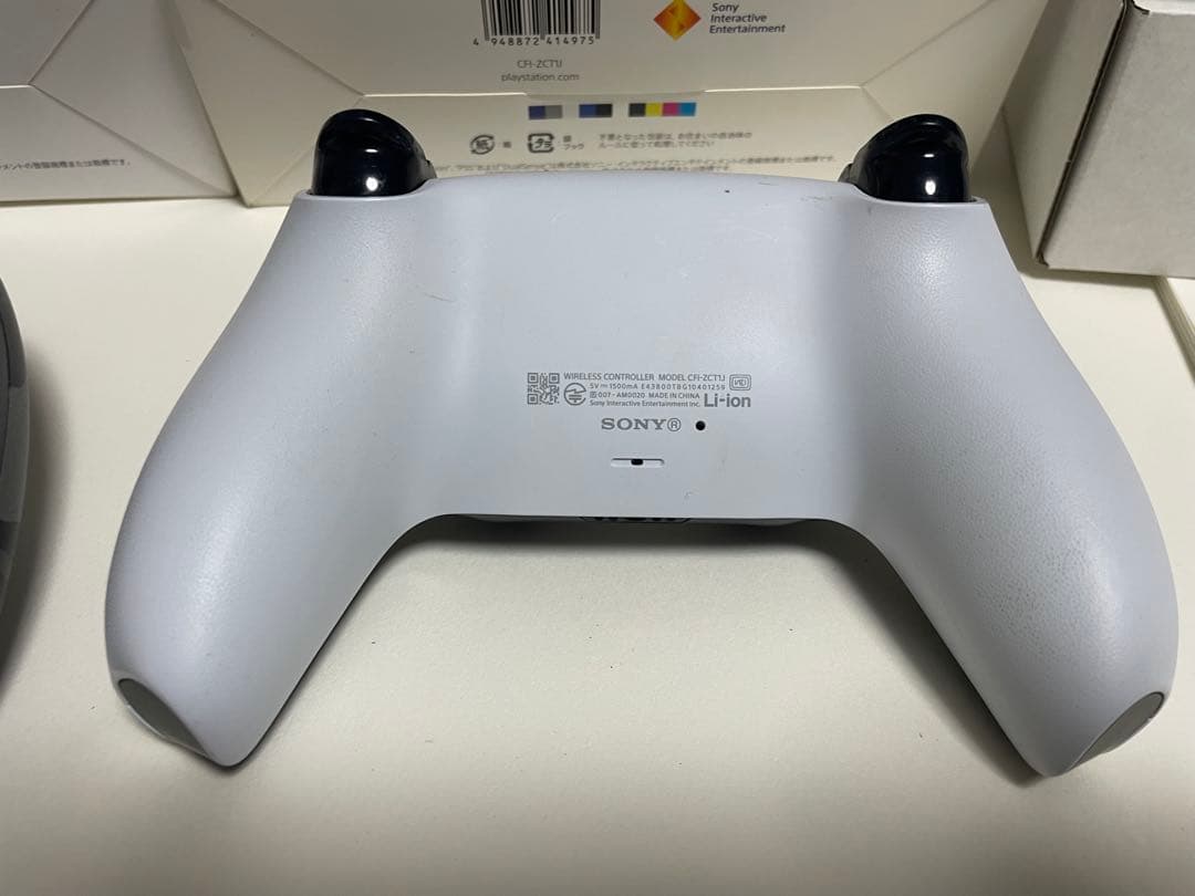 PS5 DualSenseワイヤレスコントローラ　ジャンク２つ(ドリフト現象)