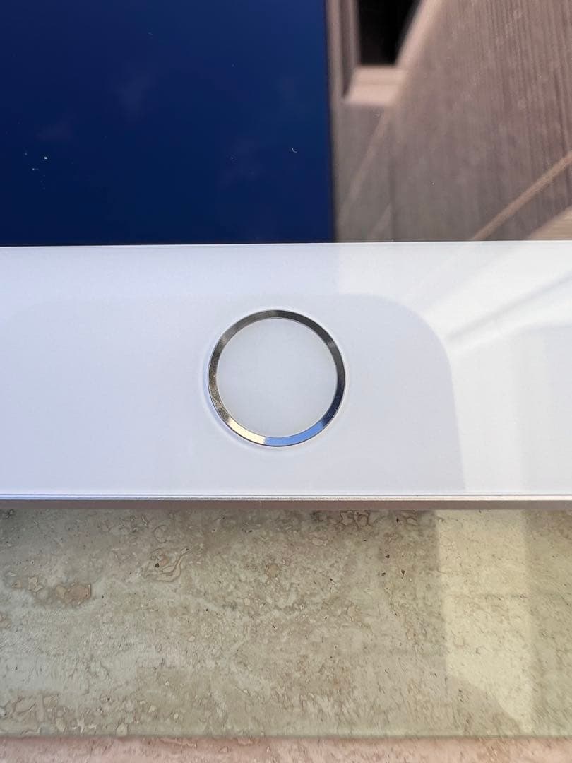 よ＊【美品】Apple iPad 7世代 シルバー A2197 本体のみ