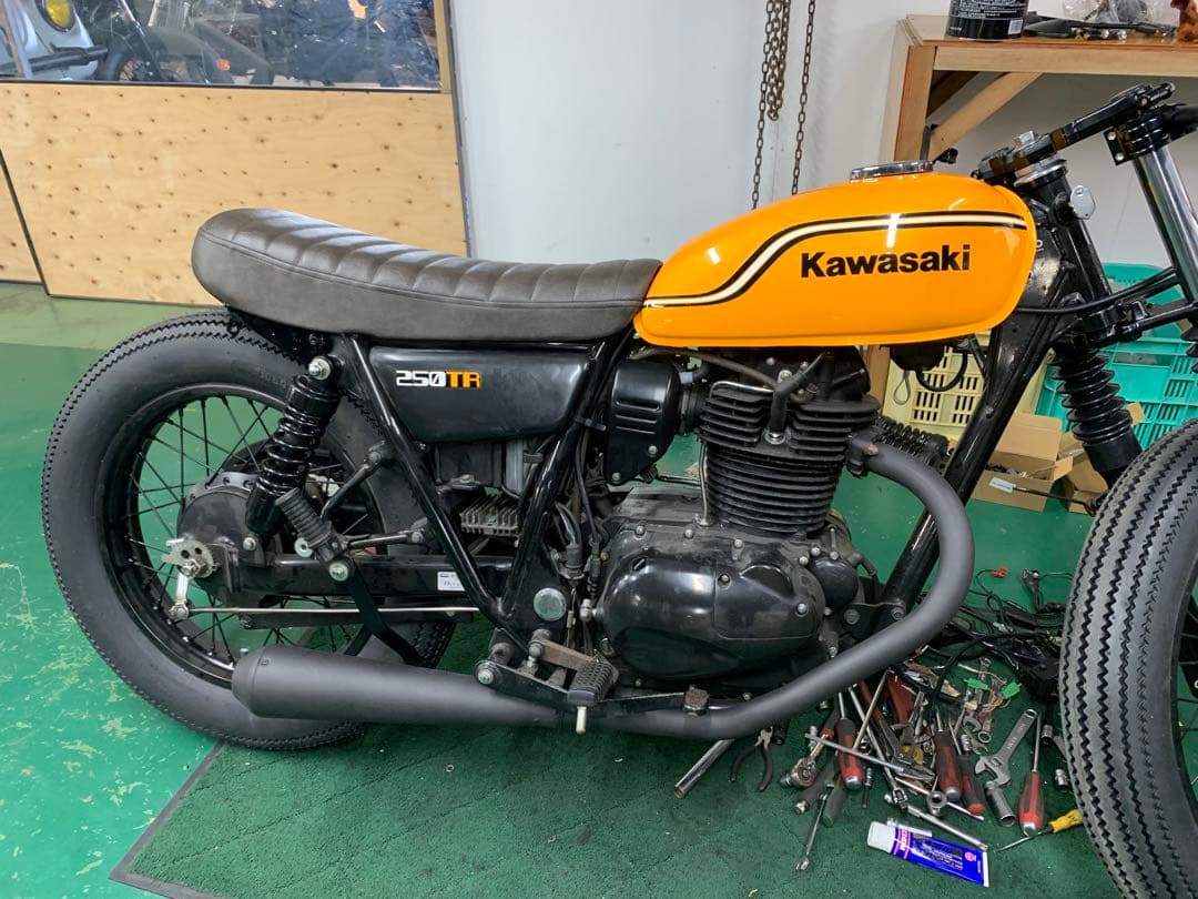 Kawasaki250TR用 カスタムシート 新品 張り替え済み 純正ベース使用