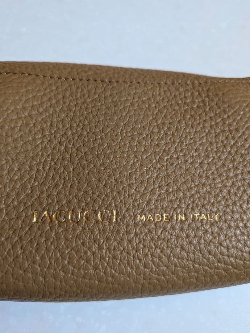 美品 定価42900円 IACUCCI アバウォレット CERVO イアクッチ