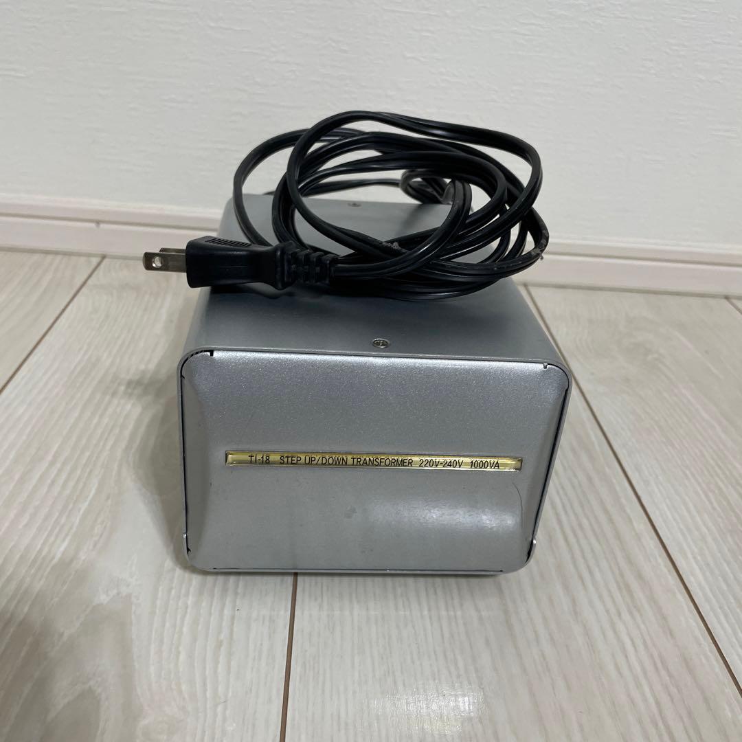カシムラ　アップ・ダウン変圧器 1000VA 100V/230V