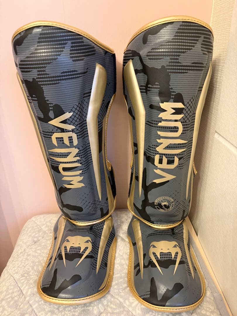 Venum レガース