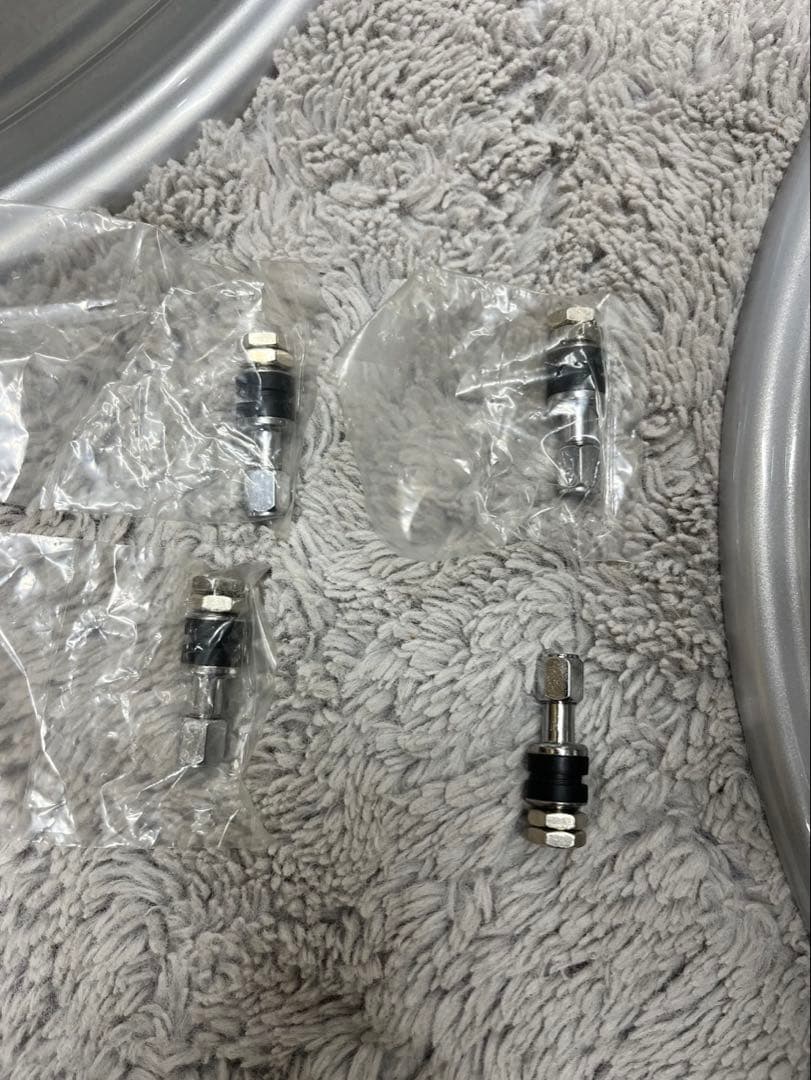 新品未使用品BORBET ボーベット17インチ 7J +35 PCD100 5穴