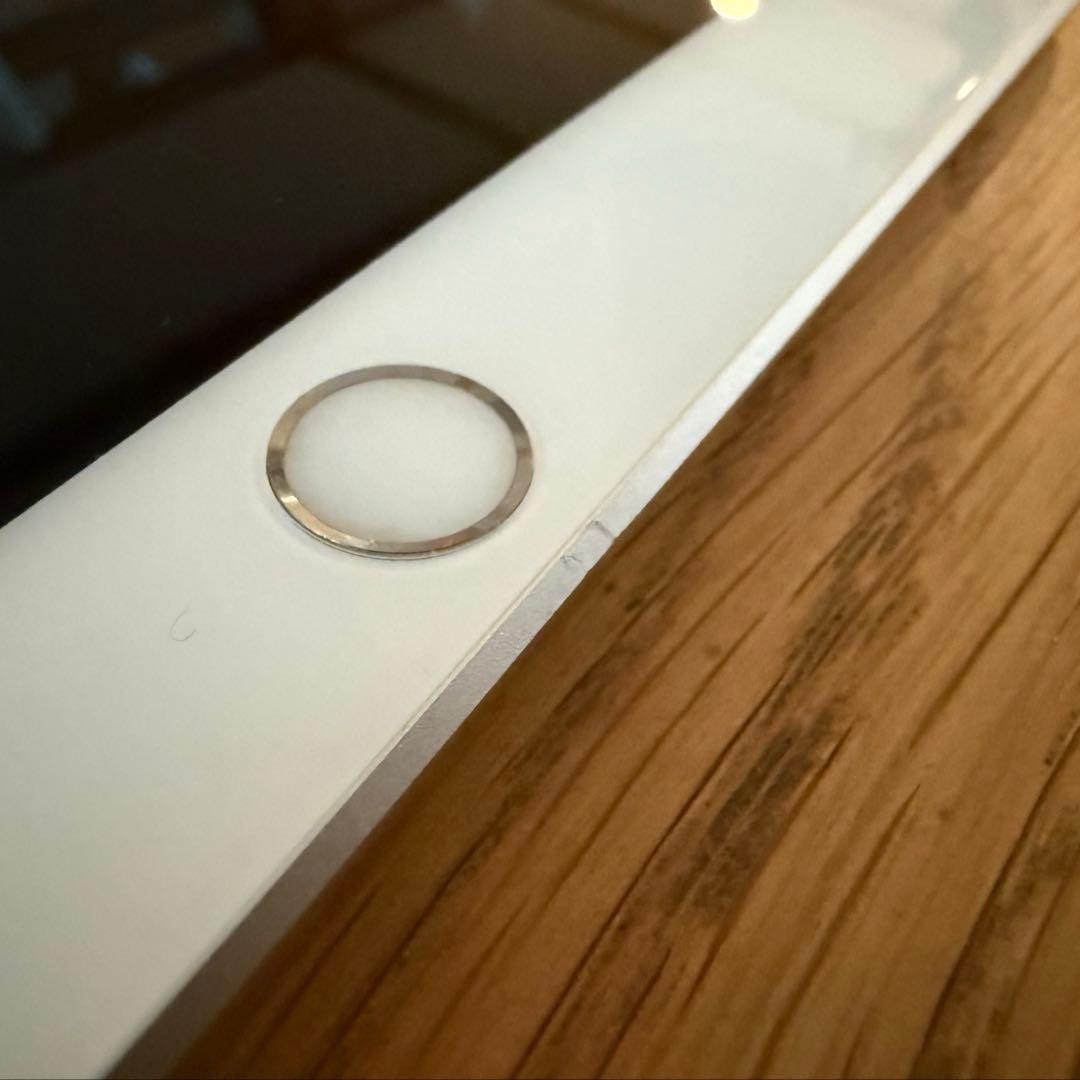 R*0様 Apple iPad Air 第3世代256GB Wi-Fiモデル　シ