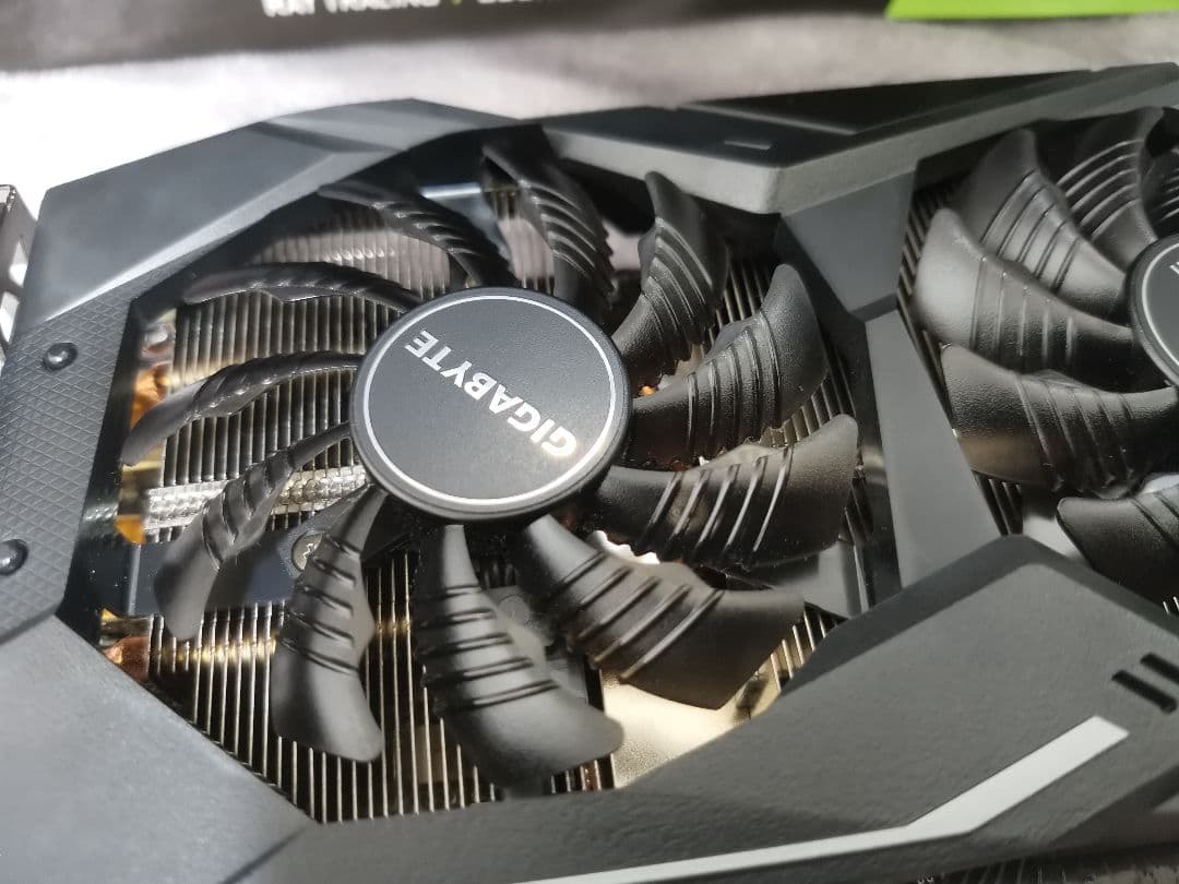 GeForce RTX 2070 8G GIGABYTE 3ファン 非マイニング