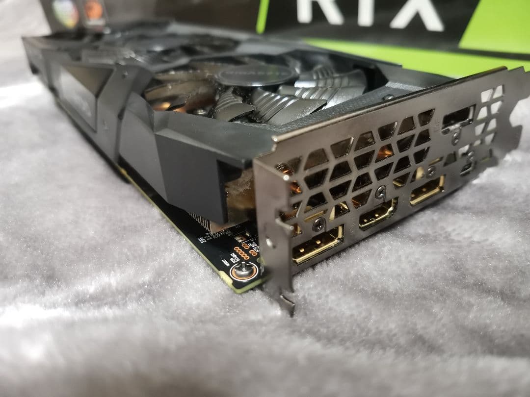 GeForce RTX 2070 8G GIGABYTE 3ファン 非マイニング
