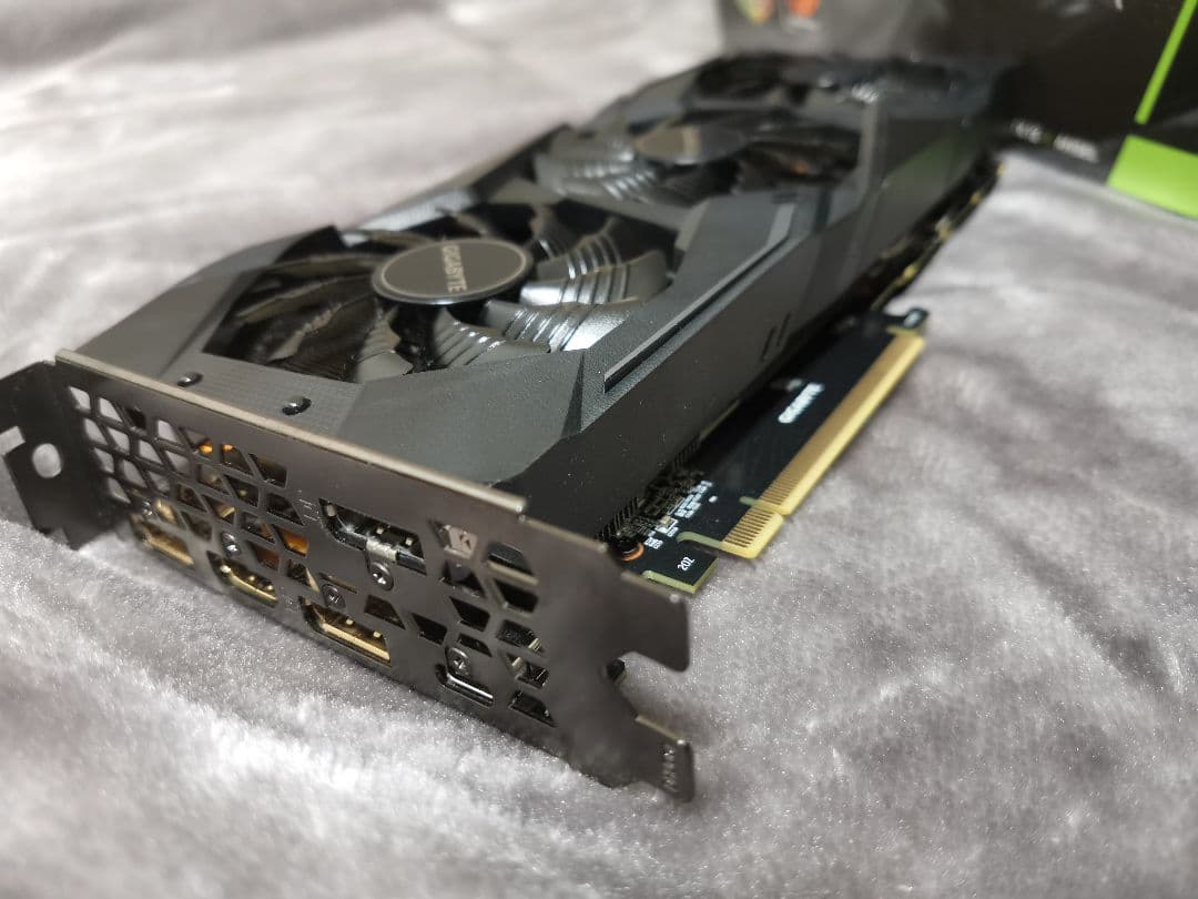 GeForce RTX 2070 8G GIGABYTE 3ファン 非マイニング