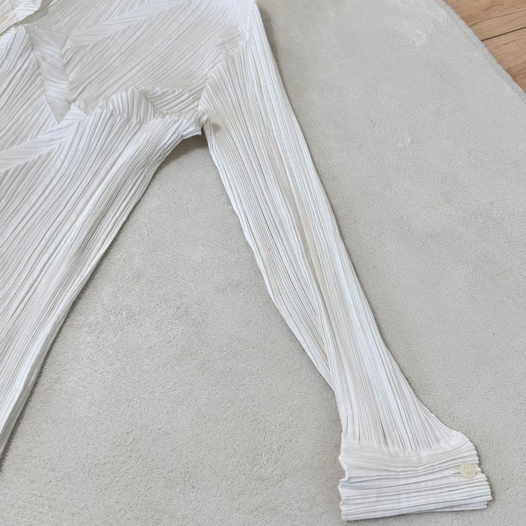 ISSEY MIYAKE 変形　立体　プリーホワイト　ロングカーディガン