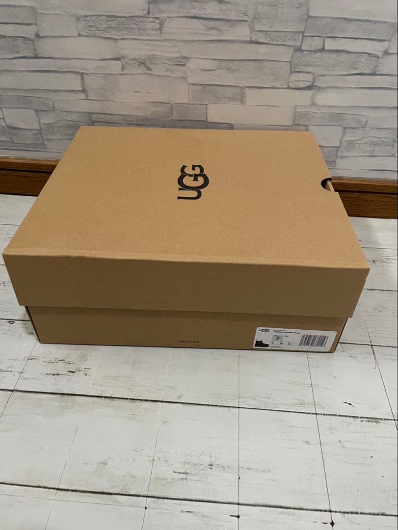 UGG ブラック プラットフォームブーツ