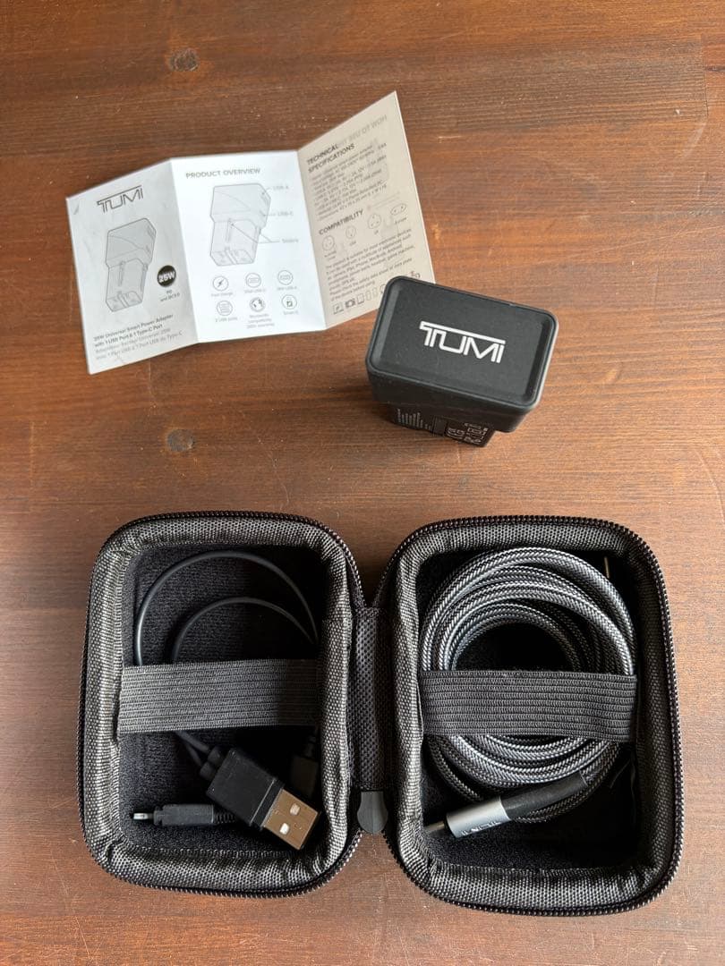 TUMI 変換プラグケース USB-Cケーブル付き