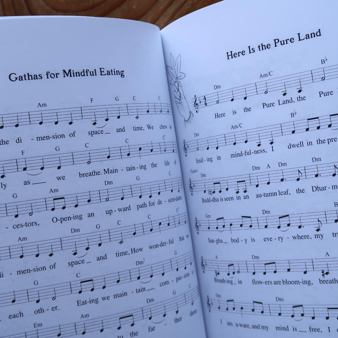 セール！　洋書　Basket of Plums Songbook
