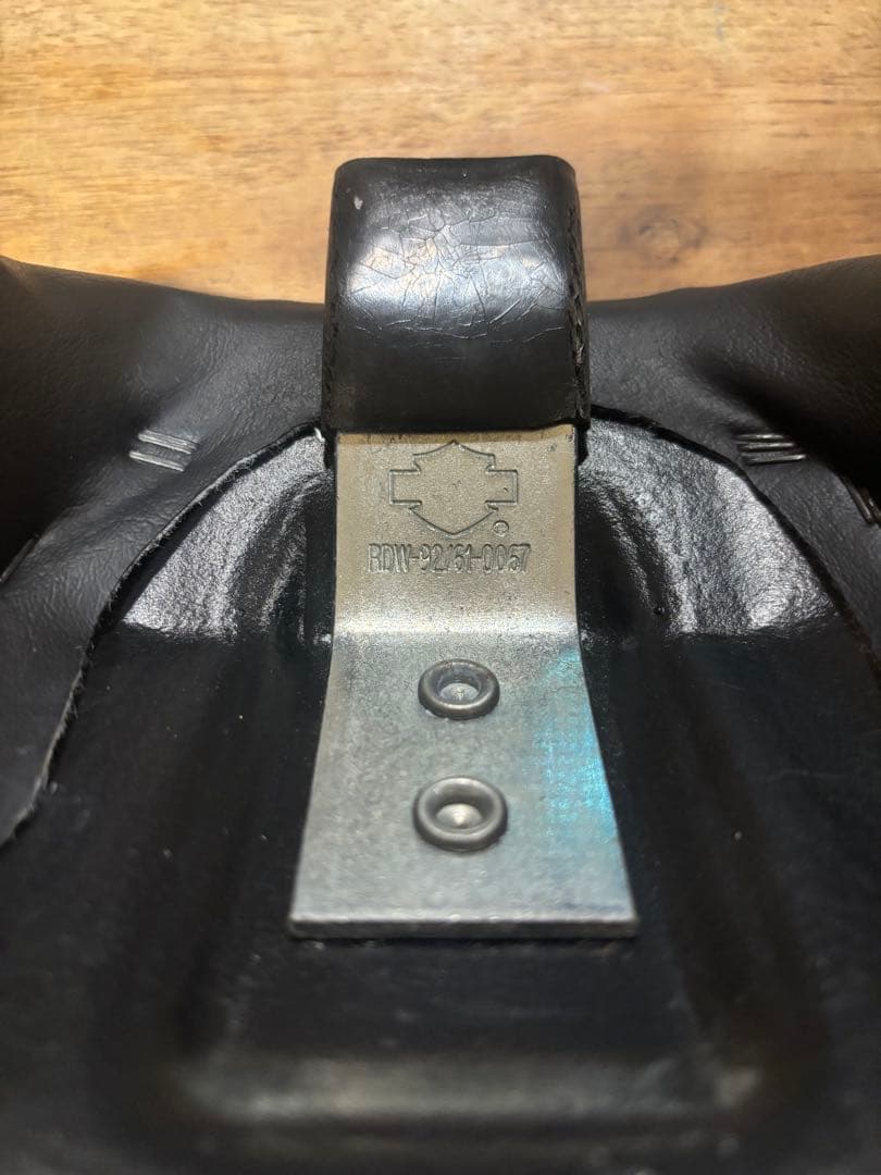 ハーレー スポーツスター 純正 ソロ シート シングルシート