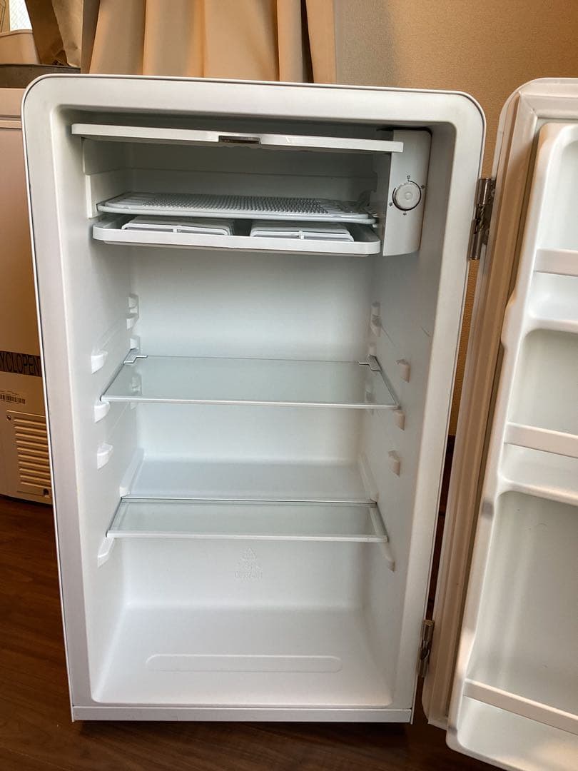【中古】冷蔵庫　レトロ　2024年製　comfee 93L 冷蔵庫