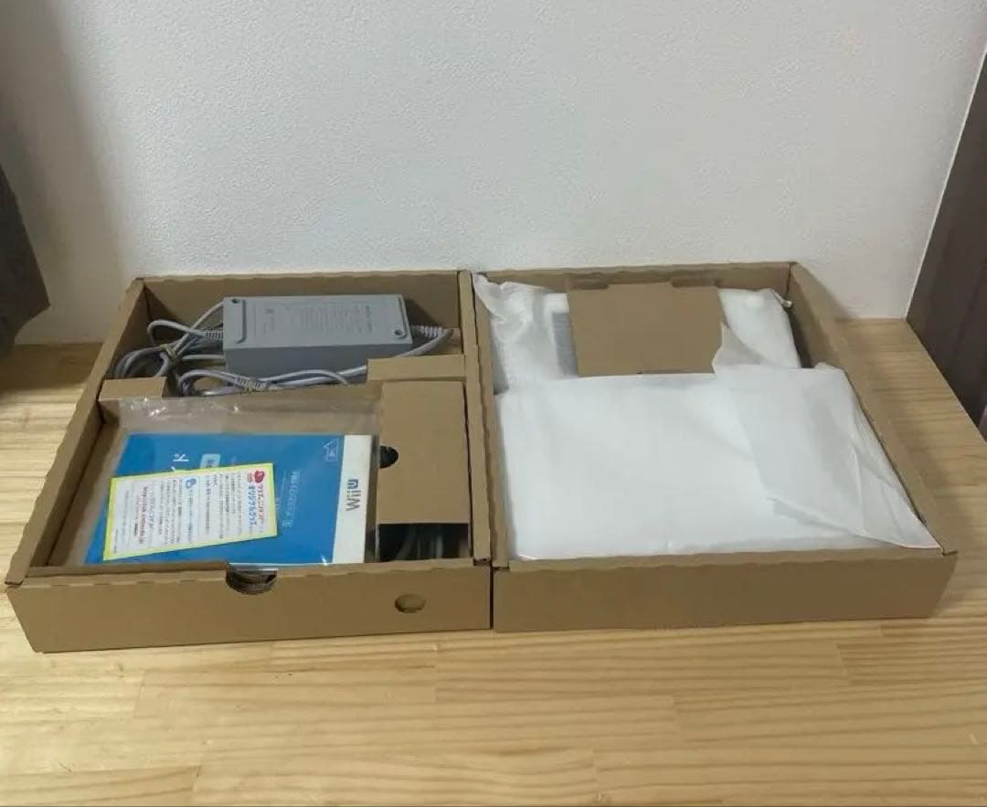 Nintendo WII U ベーシックセット（コントローラー&ソフト3本付き）