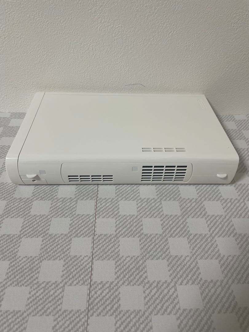 Nintendo WII U ベーシックセット（コントローラー&ソフト3本付き）