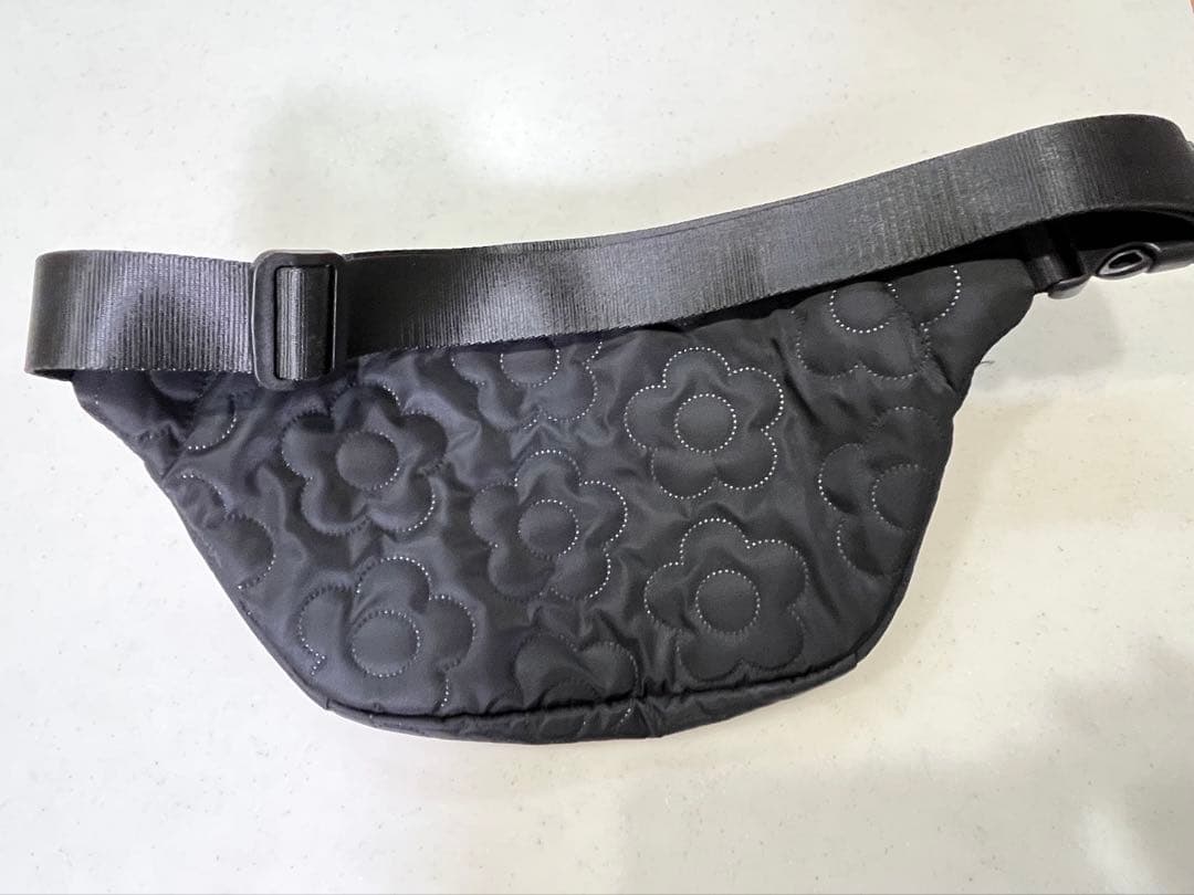【超美品】未使用⭐️MARY QUANT⭐️ボディバッグ　お値下げしました！