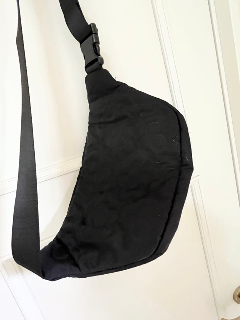 【超美品】未使用⭐️MARY QUANT⭐️ボディバッグ　お値下げしました！