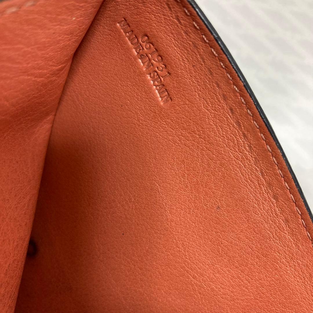 LOEWE ロエベ バーティカルウォレット 二つ折り財布 ソフトグレインカーフ