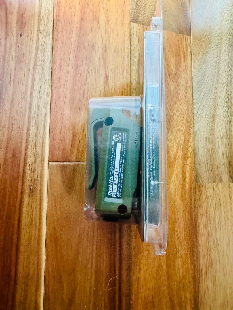 【新品】マキタ USB電源 ADADP05 カモグリーン 18V LXT