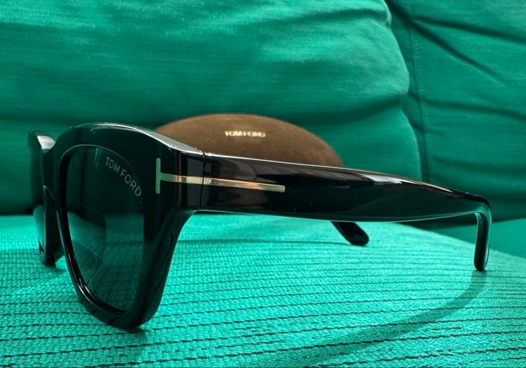 新品　未使用品　TOM FORD サングラス ブラック　スノードン　TF237