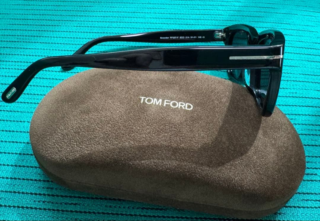 新品　未使用品　TOM FORD サングラス ブラック　スノードン　TF237