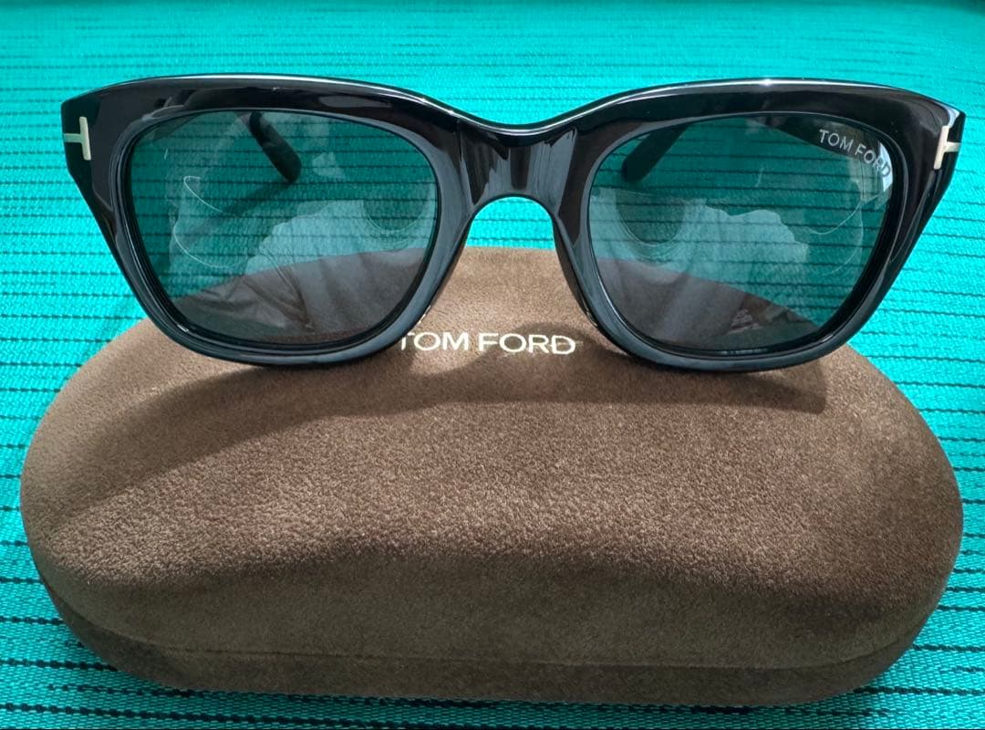 新品　未使用品　TOM FORD サングラス ブラック　スノードン　TF237