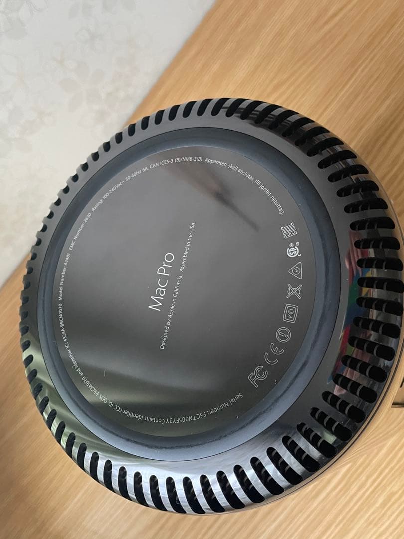 【中古】Apple Mac Pro 2013 3.0GHz 10コア64G