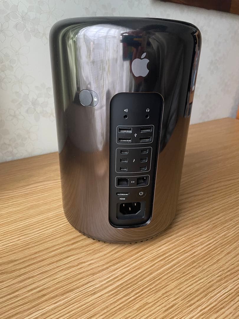 【中古】Apple Mac Pro 2013 3.0GHz 10コア64G