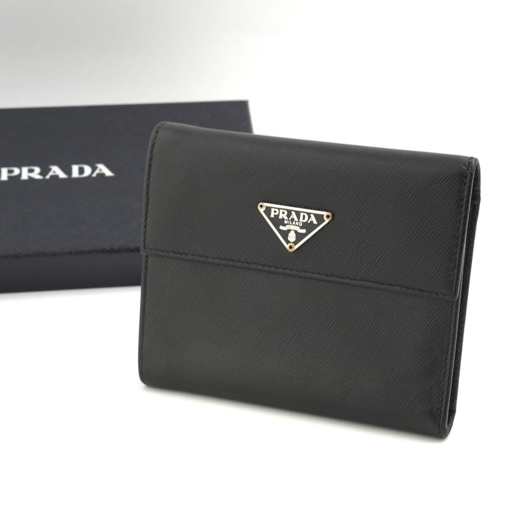 ✨未使用展示品✨　PRADA ミニ財布　サフィアーノレザー　三角プレート　黒色