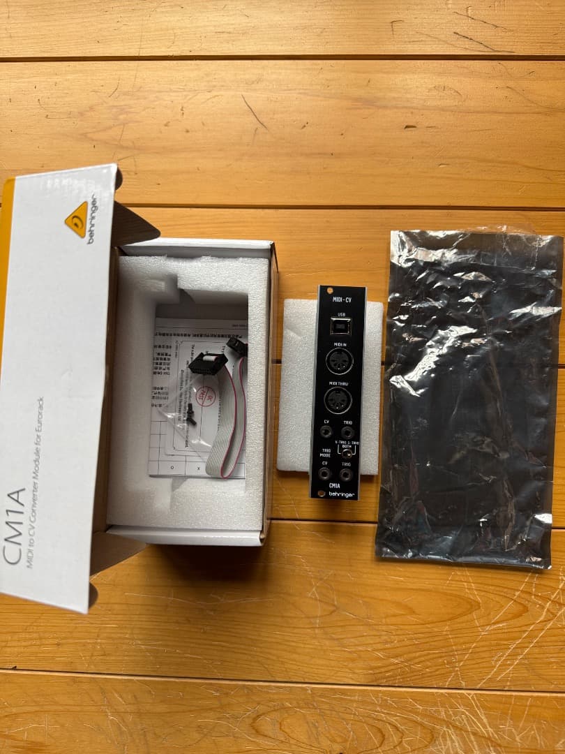 鍵盤楽器 Behringer CM1A MIDI to CV Converter