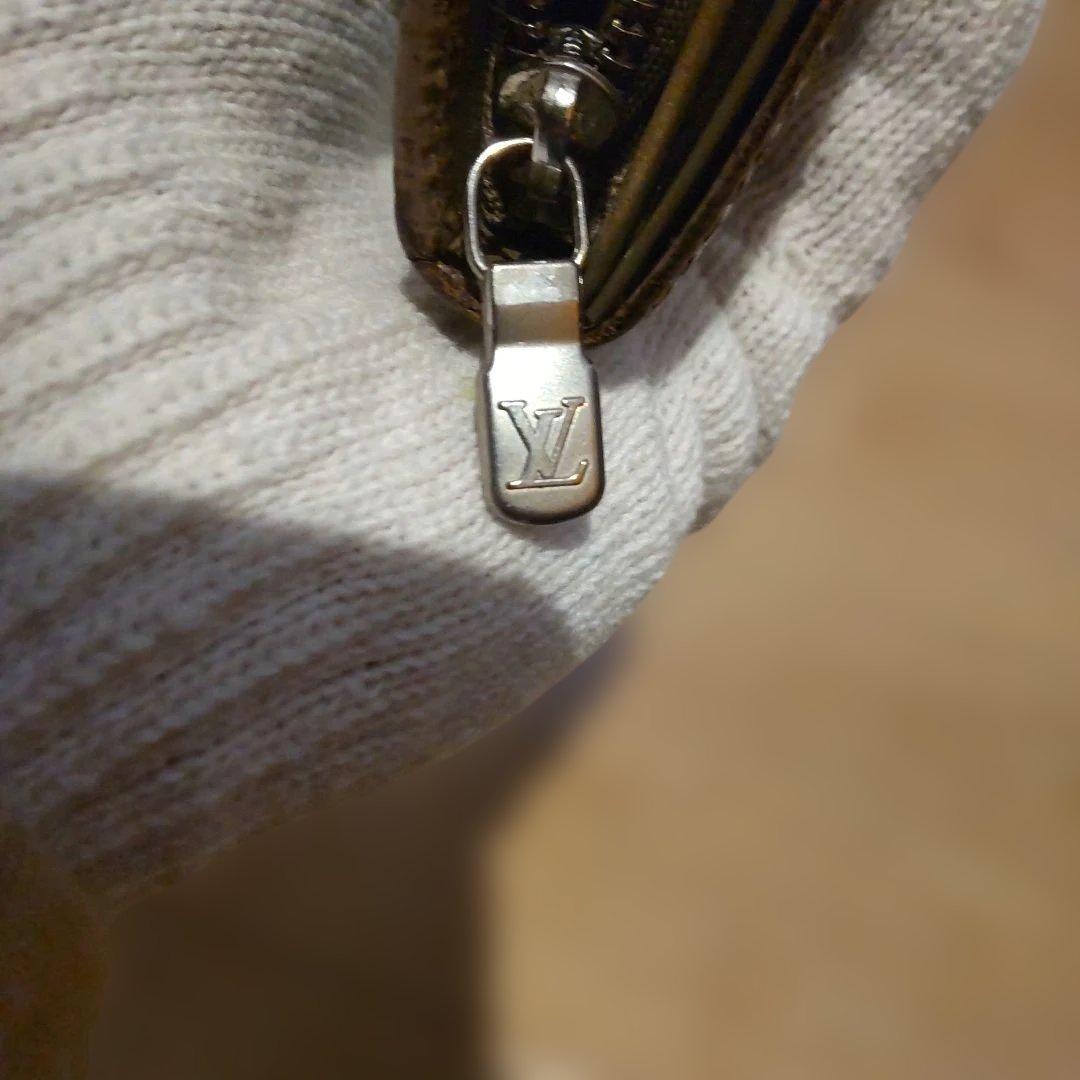 美品　ルイ・ヴィトン　エピ　トレゾール二つ折り財布　ペッパー(グレー)