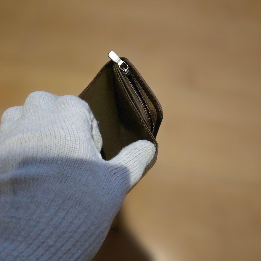 美品　ルイ・ヴィトン　エピ　トレゾール二つ折り財布　ペッパー(グレー)
