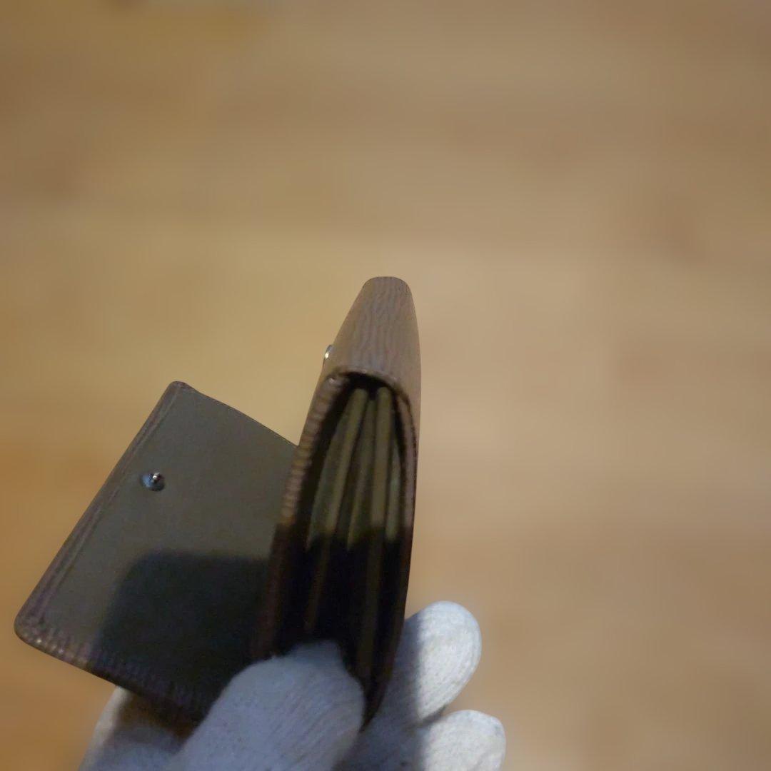 美品　ルイ・ヴィトン　エピ　トレゾール二つ折り財布　ペッパー(グレー)