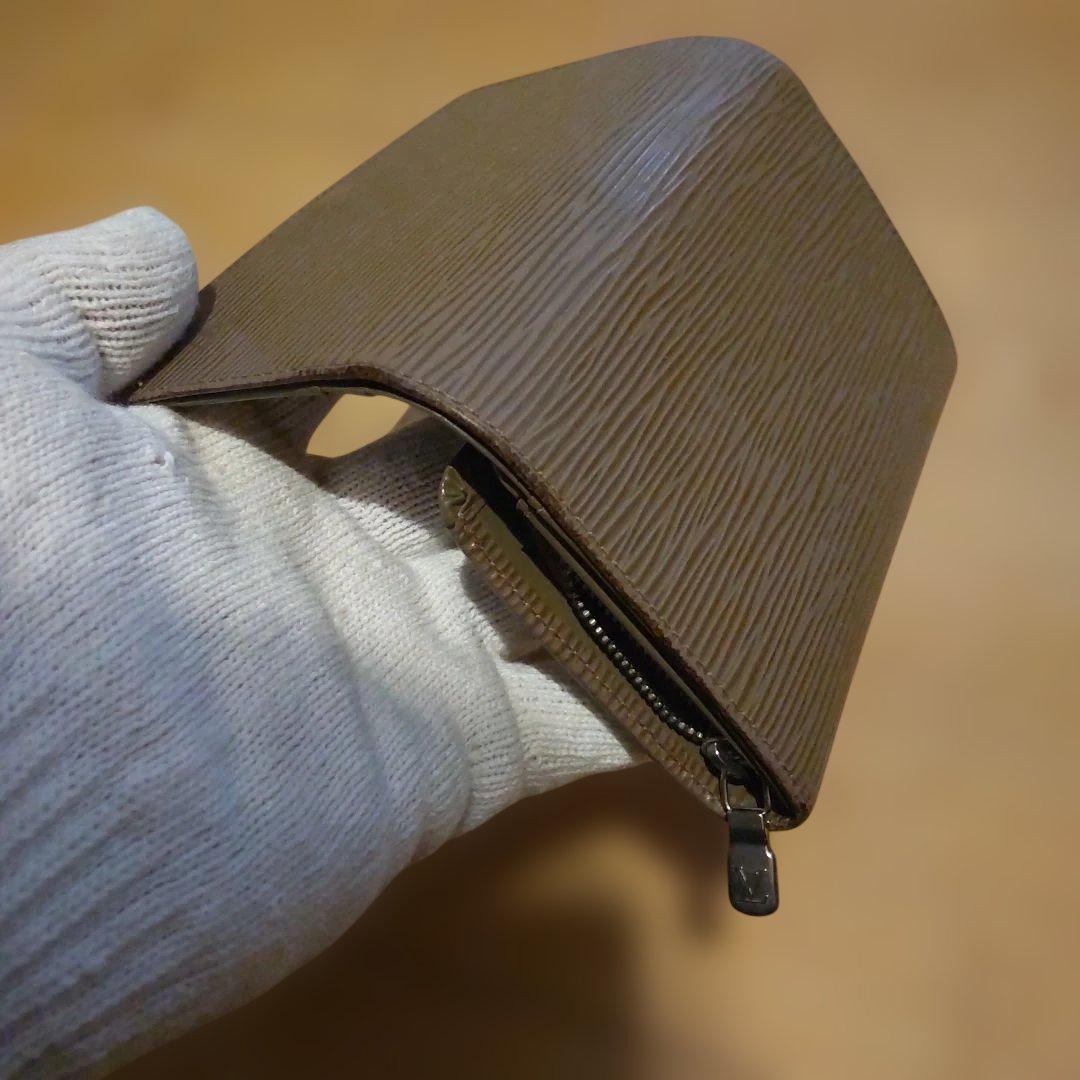 美品　ルイ・ヴィトン　エピ　トレゾール二つ折り財布　ペッパー(グレー)