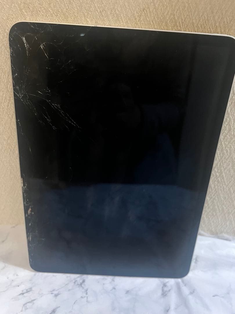 ipad Pro11シルバー ひび割れあり