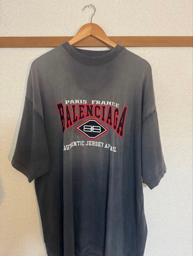 トップス BALENCIAGA T-shirt