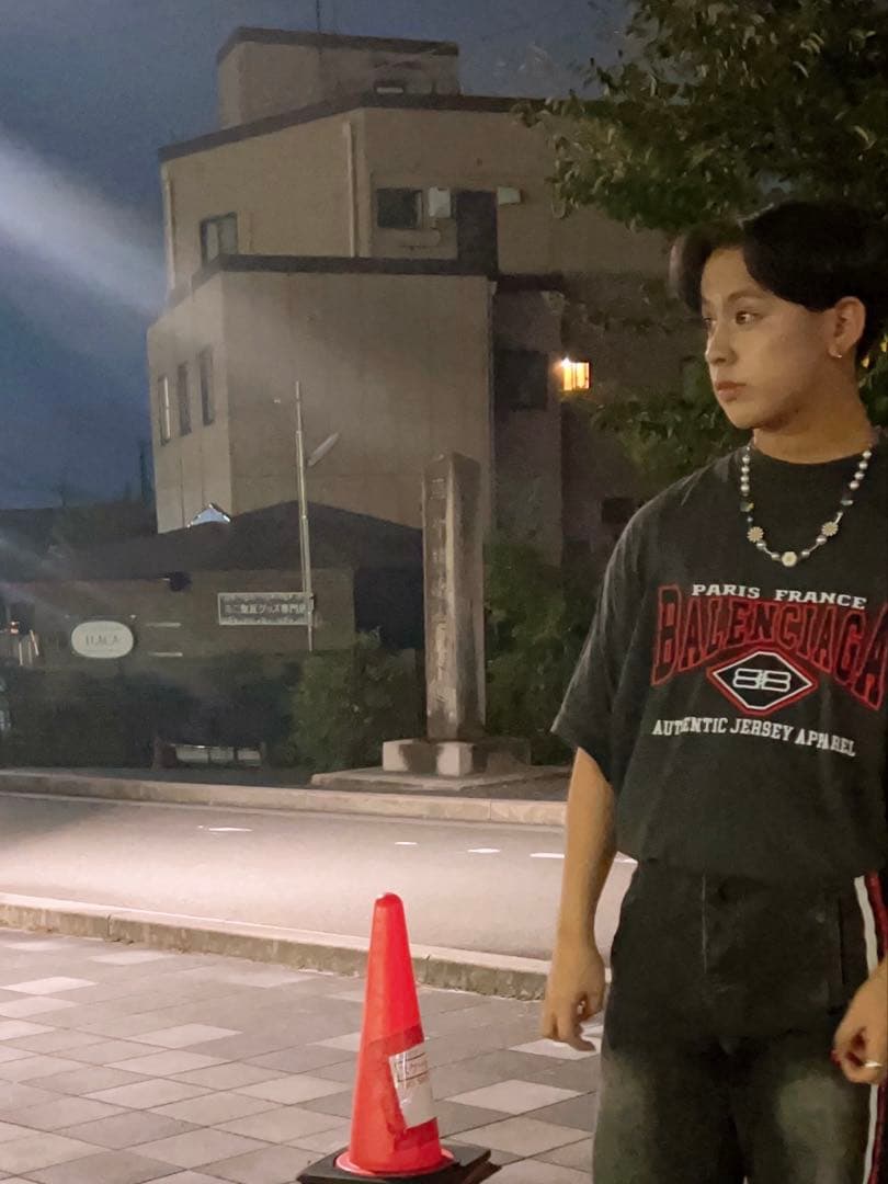 トップス BALENCIAGA T-shirt