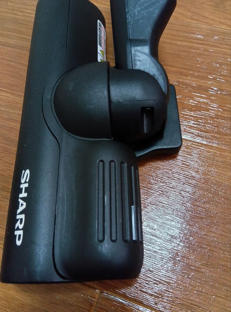 SHARPコードレス掃除機 2023年製　バッテリー2個付き　お得です!