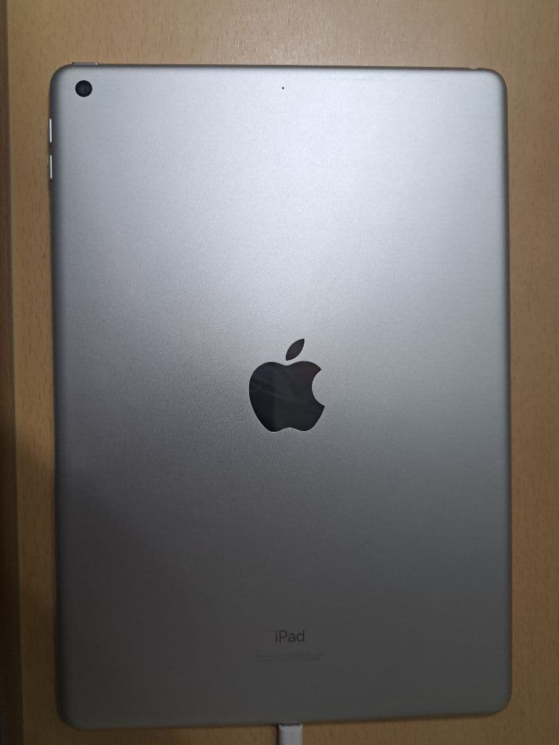 iPad第９世代 本体とケース、キーボード付き