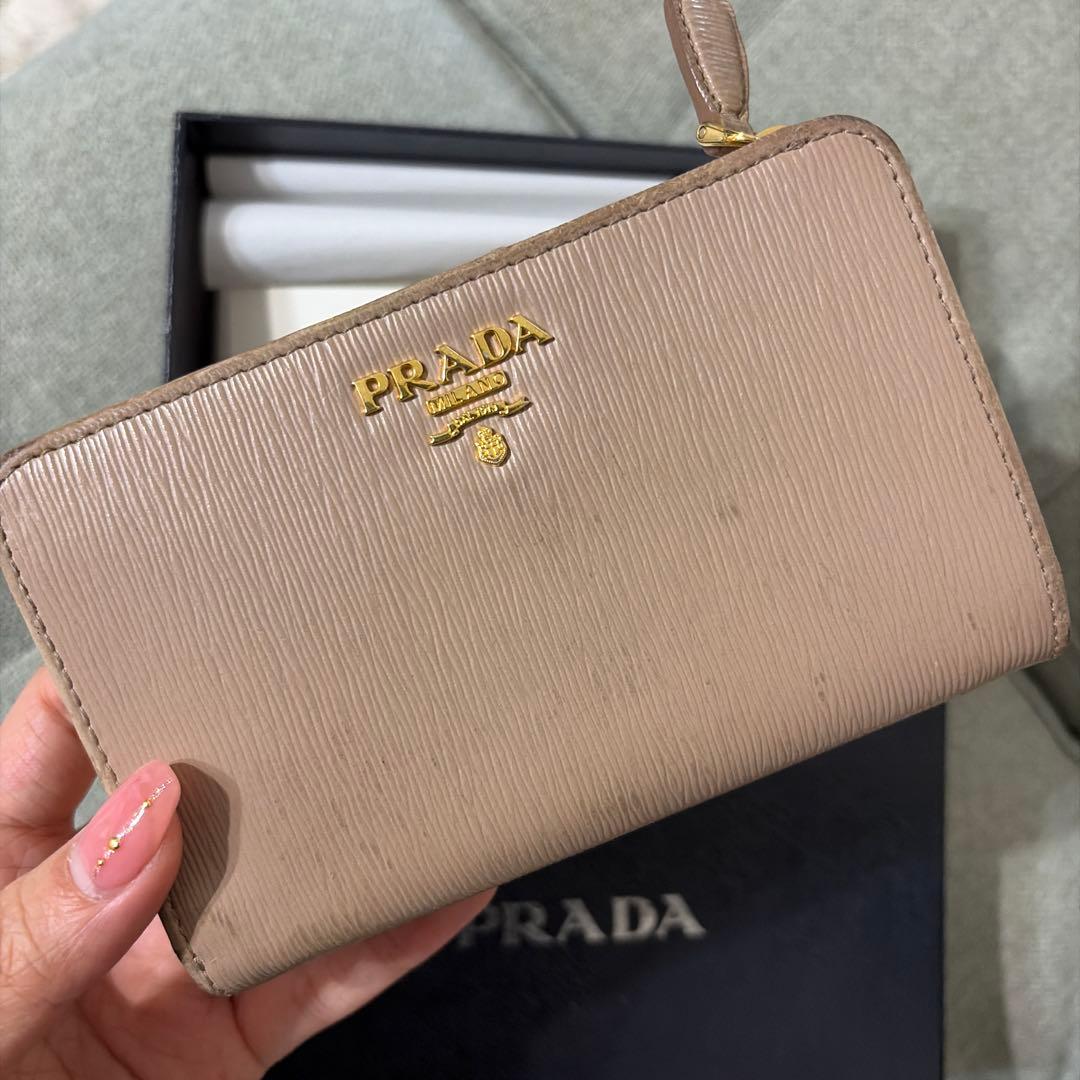 PRADA レザー 二つ折り財布 ベージュ