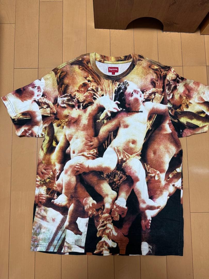 木村拓哉着用 Supreme Tシャツ