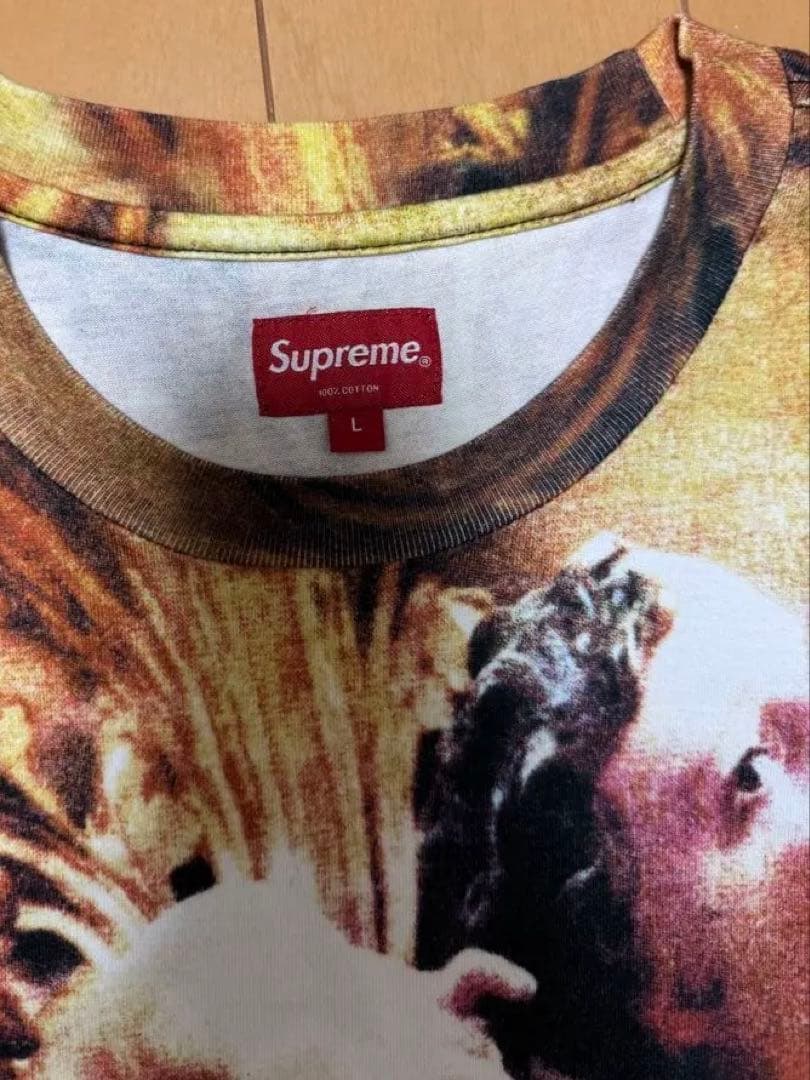 木村拓哉着用 Supreme Tシャツ