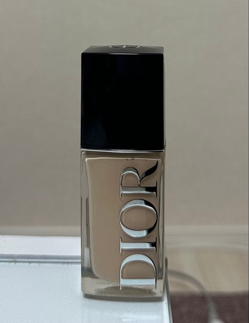 Diorディオールフォーエヴァーフルイドスキング ロウ（SPF50/PA+++）