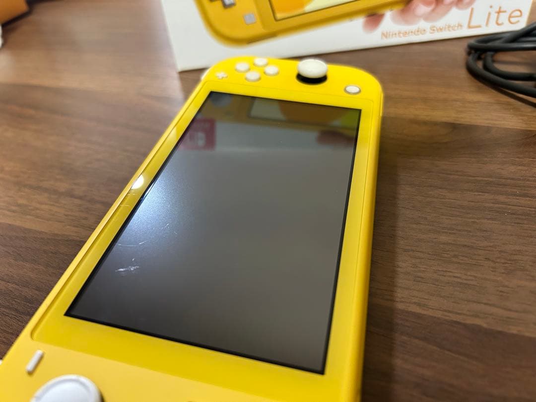 【使用回数少】Nintendo Switch Lite イエロー 本体