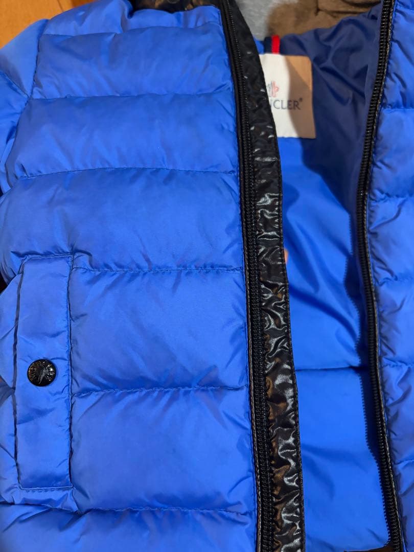 MONCLER フード付きダウンジャケット