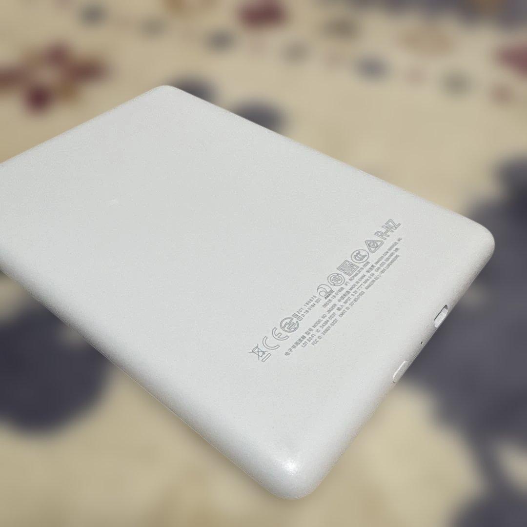 美品 Kindle 第10世代 広告なし 8GB 本体 J9G29R ホワイト