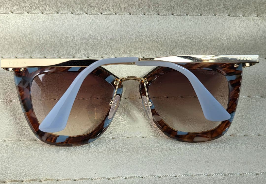 PRADA プラダ　サングラス