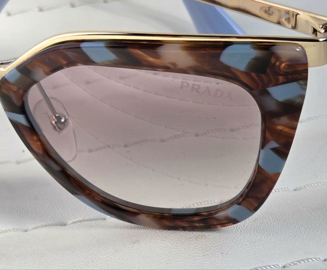 PRADA プラダ　サングラス