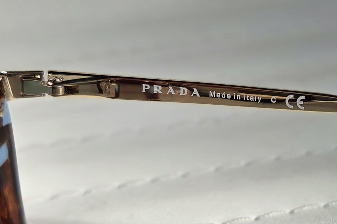 PRADA プラダ　サングラス